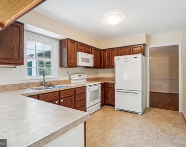 3307 Flintwood Court - Photo Thumbnail 12
