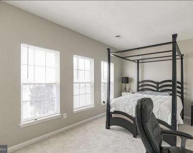7011 Stone Inlet Drive - Photo Thumbnail 30