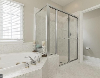 7011 Stone Inlet Drive - Photo Thumbnail 16