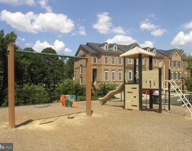 7011 Stone Inlet Drive - Photo Thumbnail 2