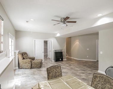 7011 Stone Inlet Drive - Photo Thumbnail 10