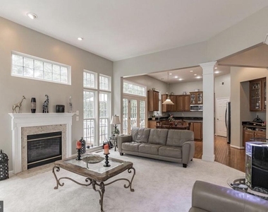 7011 Stone Inlet Drive - Photo Thumbnail 3
