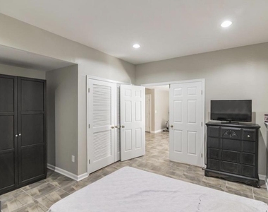 7011 Stone Inlet Drive - Photo Thumbnail 12
