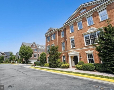 7022 Little Leaf Linden Lane - Photo Thumbnail 44