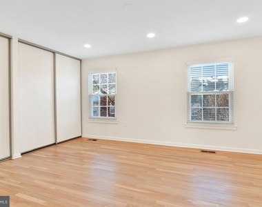6630 Medinah Lane - Photo Thumbnail 14