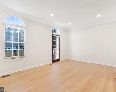 6630 Medinah Lane - Photo Thumbnail 9
