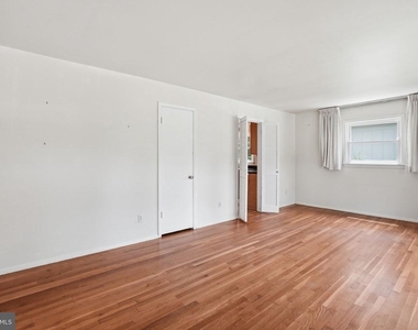 108 Battle Street Sw - Photo Thumbnail 3