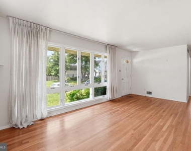 108 Battle Street Sw - Photo Thumbnail 2