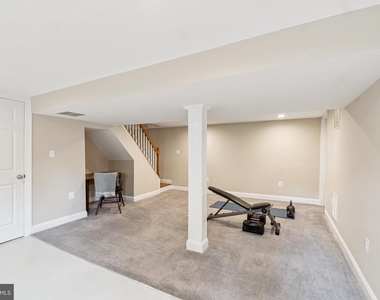 7412 Farnum Street - Photo Thumbnail 19