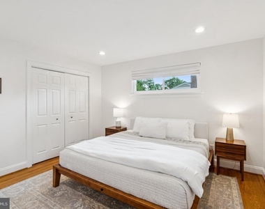 7412 Farnum Street - Photo Thumbnail 11