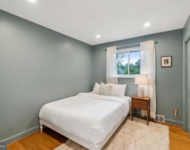 7412 Farnum Street - Photo Thumbnail 9