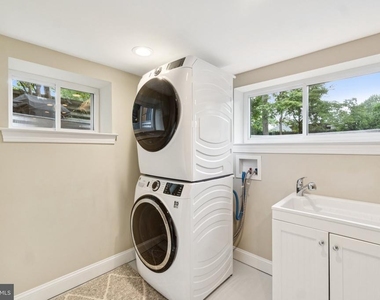 7412 Farnum Street - Photo Thumbnail 20