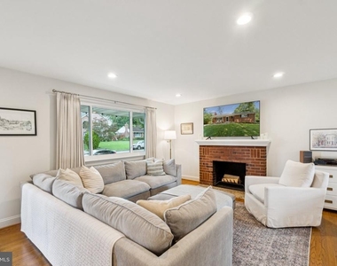 7412 Farnum Street - Photo Thumbnail 3