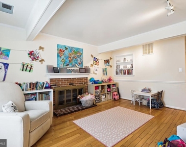 4555 Lantern Place - Photo Thumbnail 9