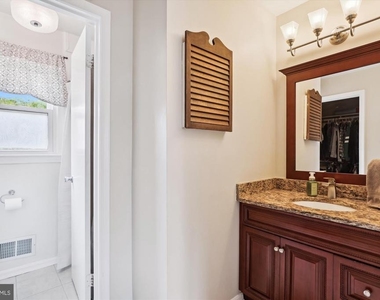 4555 Lantern Place - Photo Thumbnail 29
