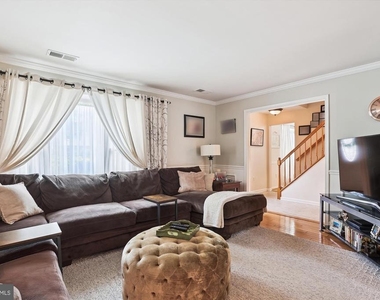 4555 Lantern Place - Photo Thumbnail 14