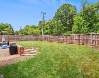 4555 Lantern Place - Photo Thumbnail 3