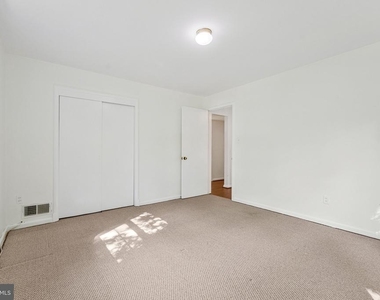 3160 Ravenwood Drive - Photo Thumbnail 25