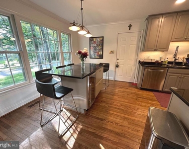 725 Forest Park Road - Photo Thumbnail 5