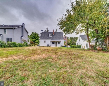 2425 Fort Drive - Photo Thumbnail 20