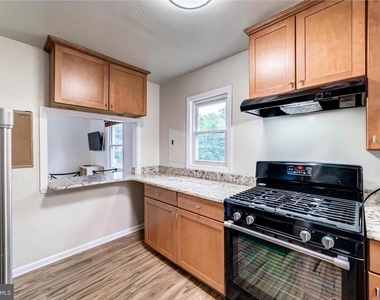 2425 Fort Drive - Photo Thumbnail 7