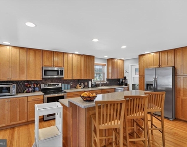 10207 Antietam Avenue - Photo Thumbnail 5
