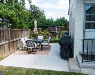 2501 Crest Street - Photo Thumbnail 33
