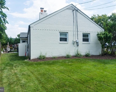 2501 Crest Street - Photo Thumbnail 35