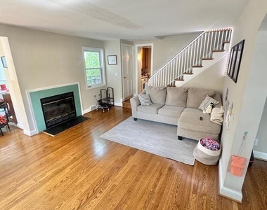 42 S Park Drive - Photo Thumbnail 1
