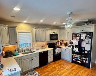 42 S Park Drive - Photo Thumbnail 4