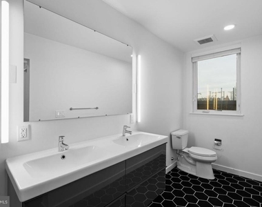 1501 N 31st Street - Photo Thumbnail 20