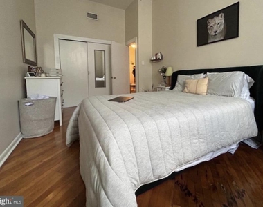 1214 Spruce Street - Photo Thumbnail 3