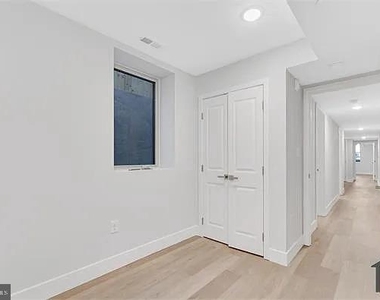 3259 N 13th Street - Photo Thumbnail 5