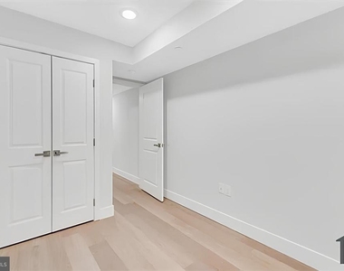 3259 N 13th Street - Photo Thumbnail 3