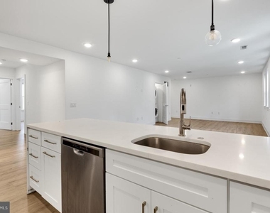 1335 N Marston Street - Photo Thumbnail 11