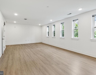 1335 N Marston Street - Photo Thumbnail 7
