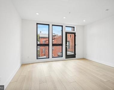 2007 Cambridge Street - Photo Thumbnail 8