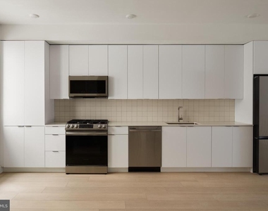 2007 Cambridge Street - Photo Thumbnail 3