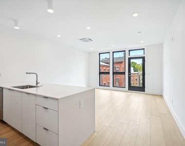 2007 Cambridge Street - Photo Thumbnail 7