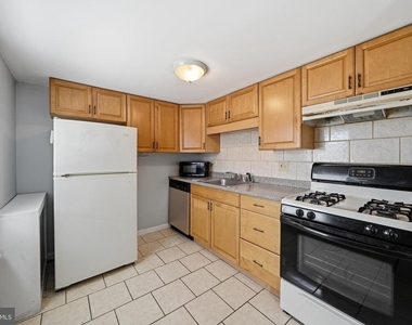 924 S 10th Street - Photo Thumbnail 1
