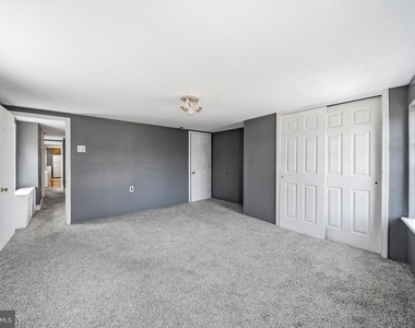 924 S 10th Street - Photo Thumbnail 14