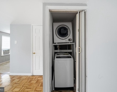 924 S 10th Street - Photo Thumbnail 6