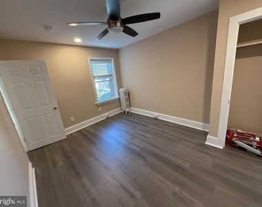 2423 E Allegheny Ave - Photo Thumbnail 6
