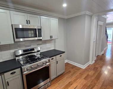 4121 Tower Street - Photo Thumbnail 6