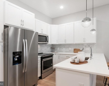 52 W Washington Lane - Photo Thumbnail 5