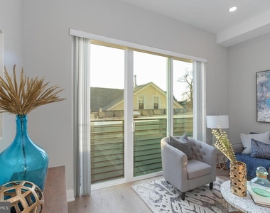 52 W Washington Lane - Photo Thumbnail 9