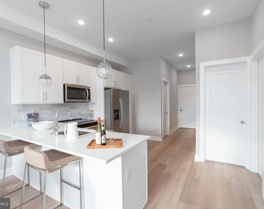 52 W Washington Lane - Photo Thumbnail 8