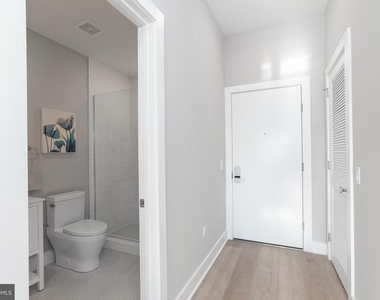 52 W Washington Lane - Photo Thumbnail 15