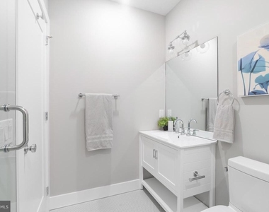 52 W Washington Lane - Photo Thumbnail 18
