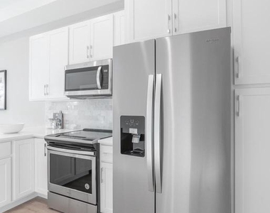 52 W Washington Lane - Photo Thumbnail 11